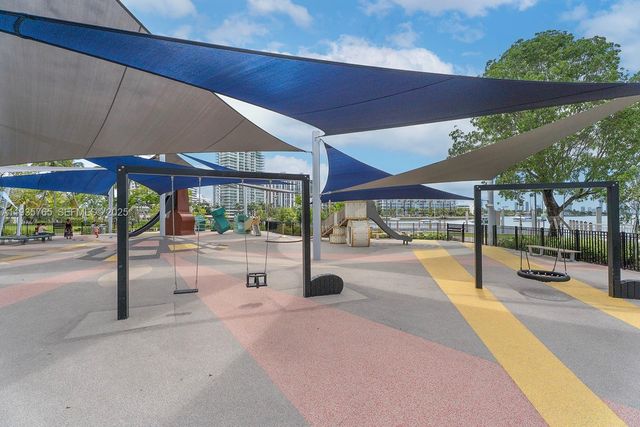 1674 Bay Rd 406, Miami Beach, FL 33139