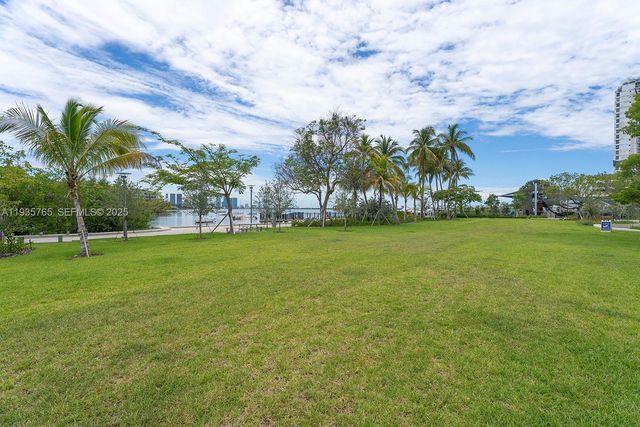 1674 Bay Rd 406, Miami Beach, FL 33139