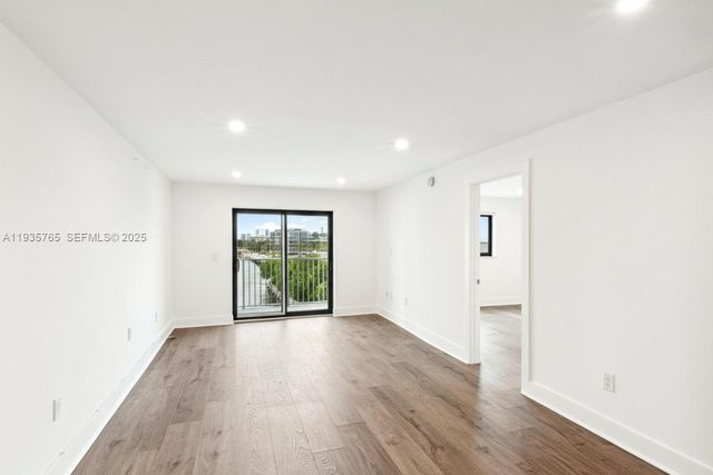 1674 Bay Rd 406, Miami Beach, FL 33139