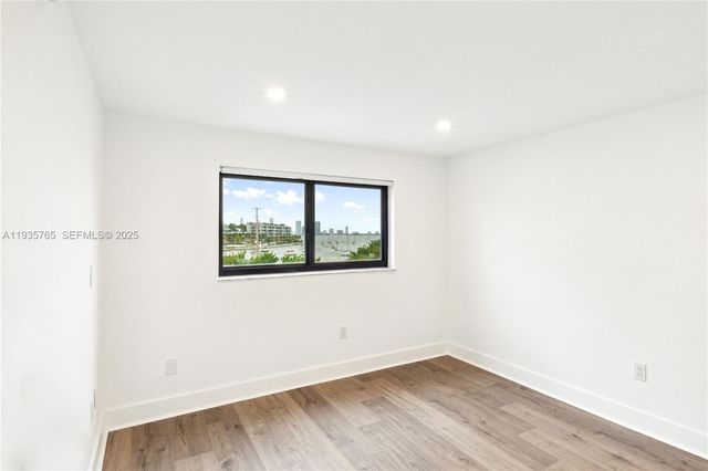 1674 Bay Rd 406, Miami Beach, FL 33139