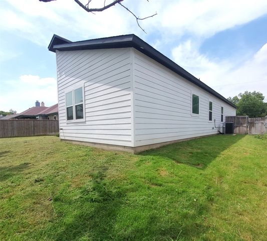 2604 Flora Lane, Denison, TX 75020