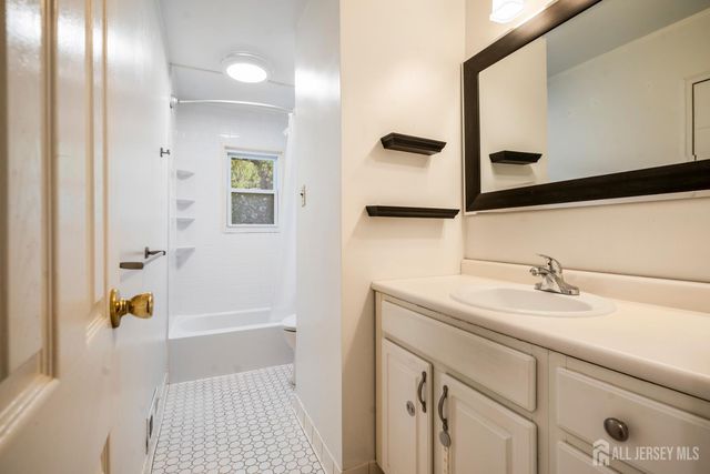 12 Barrie Road, East Brunswick, NJ 08816