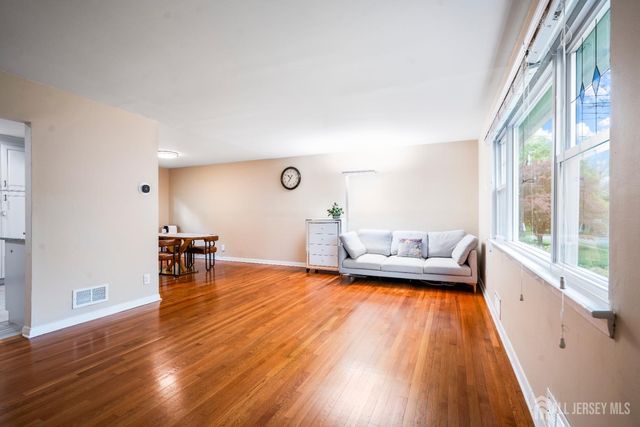 12 Barrie Road, East Brunswick, NJ 08816