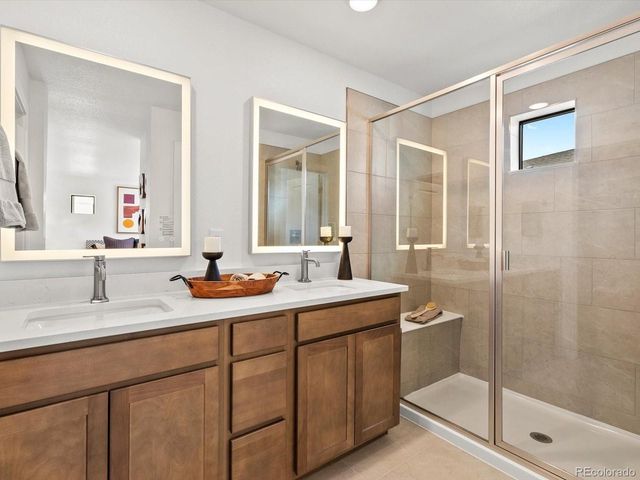 2060 S Holly St 4, Denver, CO 80222