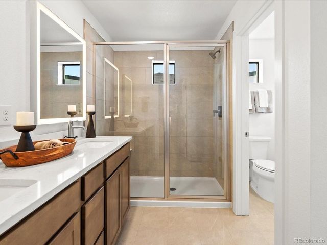 2060 S Holly St 4, Denver, CO 80222