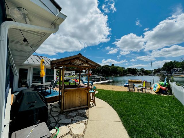 21557 Lake Street, Cassopolis, MI 49031