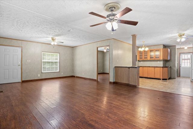 211 Old Stagecoach Ln, Erin, TN 37061
