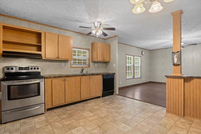 211 Old Stagecoach Ln, Erin, TN 37061