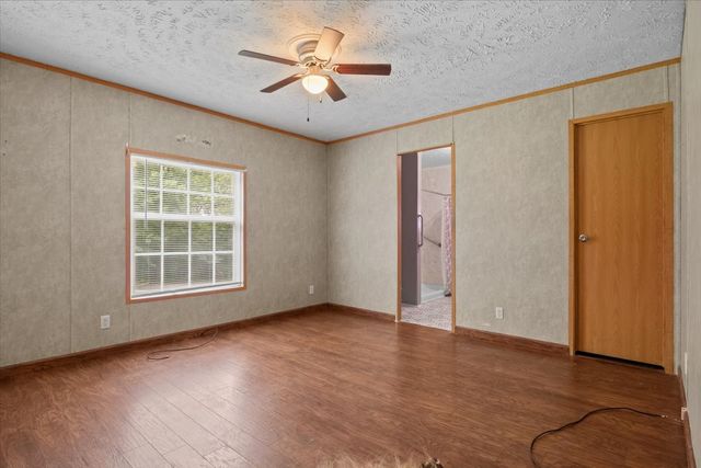 211 Old Stagecoach Ln, Erin, TN 37061
