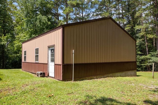 211 Old Stagecoach Ln, Erin, TN 37061