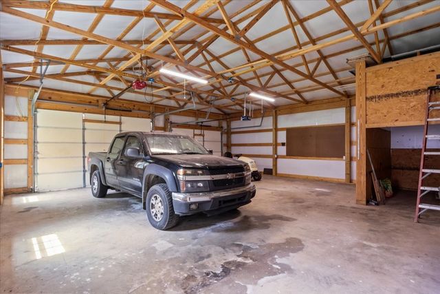 211 Old Stagecoach Ln, Erin, TN 37061