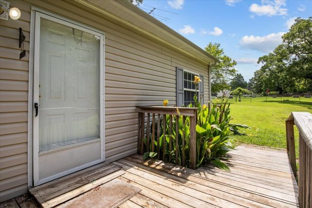 211 Old Stagecoach Ln, Erin, TN 37061