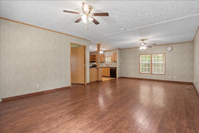 211 Old Stagecoach Ln, Erin, TN 37061