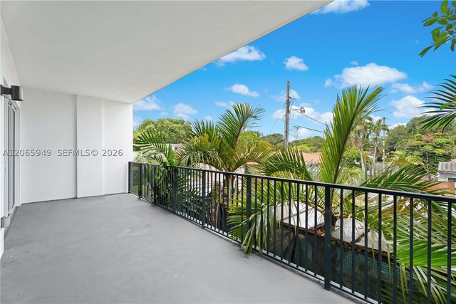 2010 SW 25th Ter 203, Miami, FL 33133