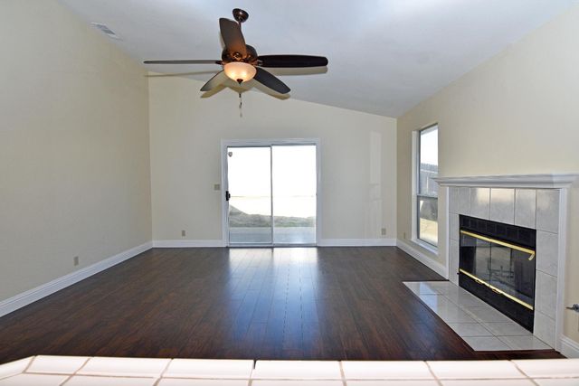 1827 Shadow Park Dr, Turlock, CA 95380