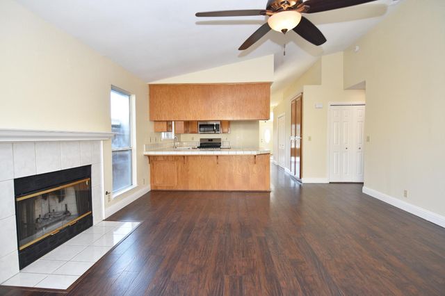 1827 Shadow Park Dr, Turlock, CA 95380