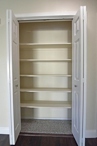 1827 Shadow Park Dr, Turlock, CA 95380