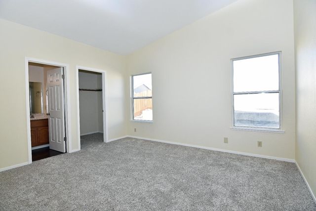 1827 Shadow Park Dr, Turlock, CA 95380