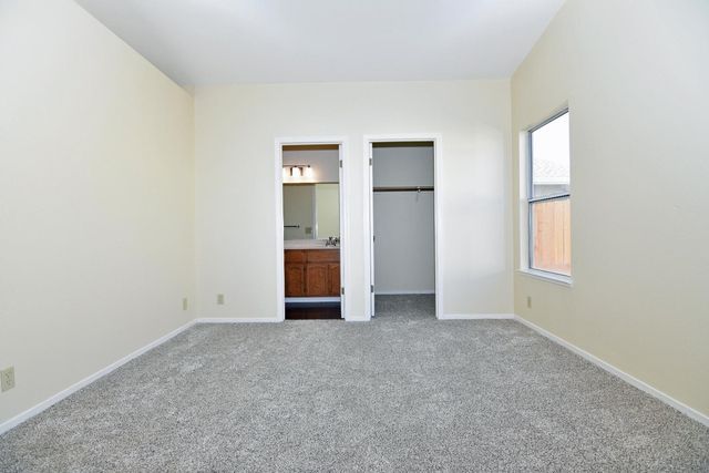 1827 Shadow Park Dr, Turlock, CA 95380