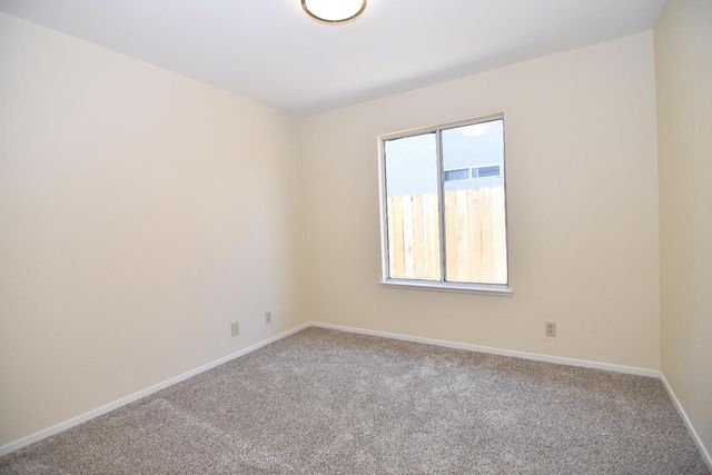 1827 Shadow Park Dr, Turlock, CA 95380