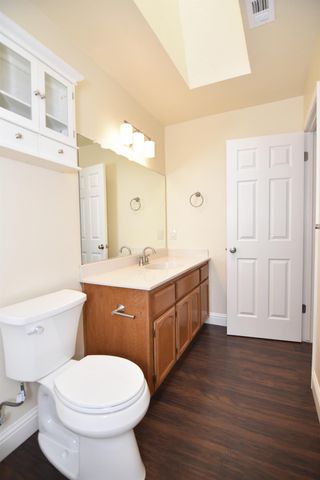 1827 Shadow Park Dr, Turlock, CA 95380