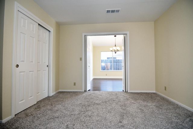 1827 Shadow Park Dr, Turlock, CA 95380