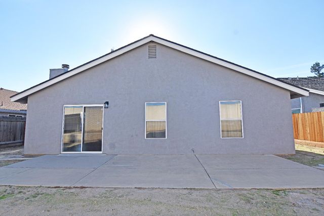 1827 Shadow Park Dr, Turlock, CA 95380