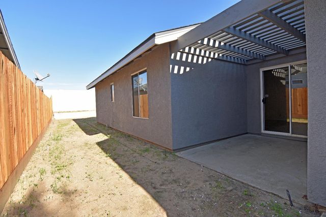 1827 Shadow Park Dr, Turlock, CA 95380