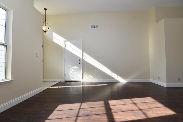 1827 Shadow Park Dr, Turlock, CA 95380