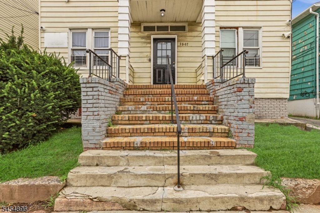 37 Hanford St, Newark City, NJ 07114 — photo 3