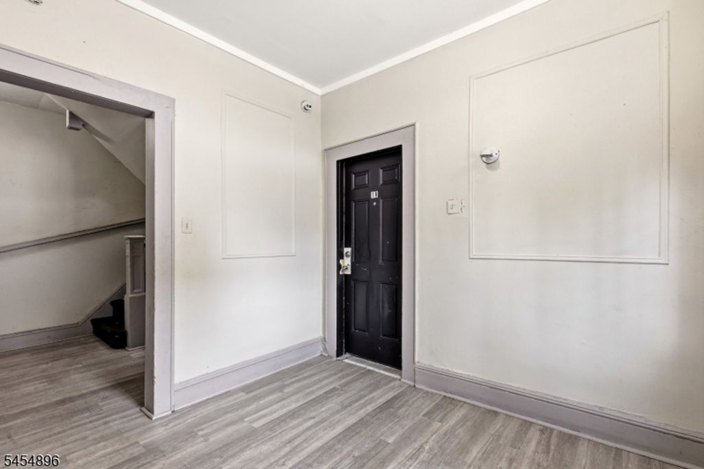 37 Hanford St, Newark City, NJ 07114 — photo 5