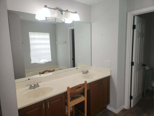 2100 Bonisle Circle, Riviera Beach, FL 33418