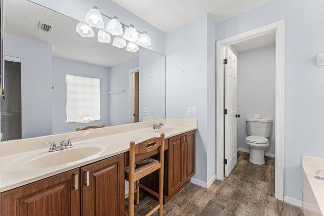 2100 Bonisle Circle, Riviera Beach, FL 33418