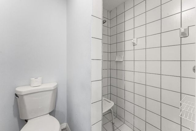 2100 Bonisle Circle, Riviera Beach, FL 33418