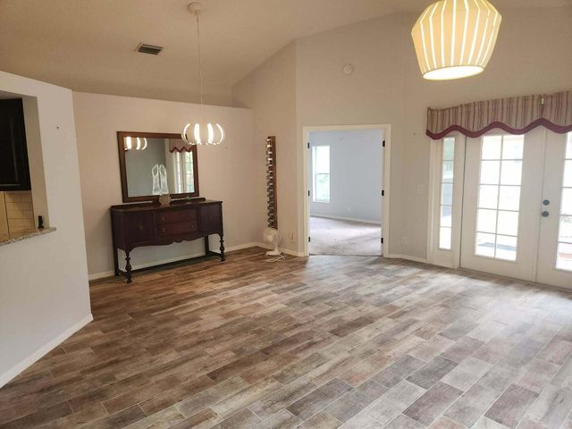 2100 Bonisle Circle, Riviera Beach, FL 33418