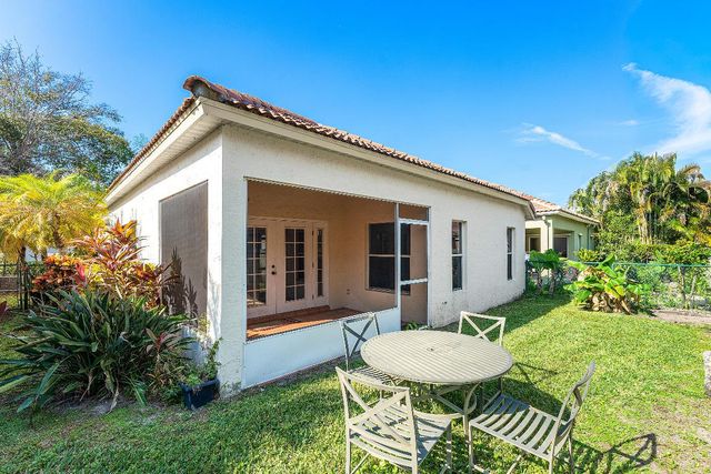 2100 Bonisle Circle, Riviera Beach, FL 33418