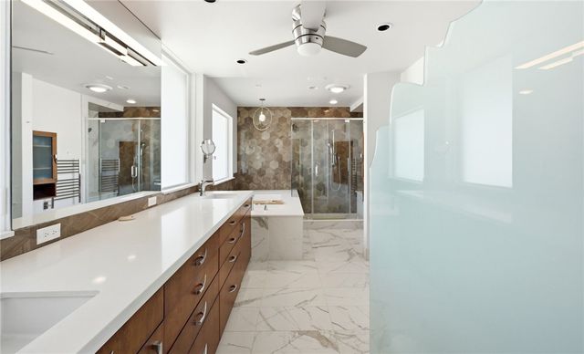 2011 Ocean Dr, Corpus Christi, TX 78404