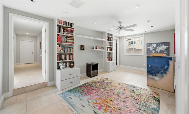 2011 Ocean Dr, Corpus Christi, TX 78404