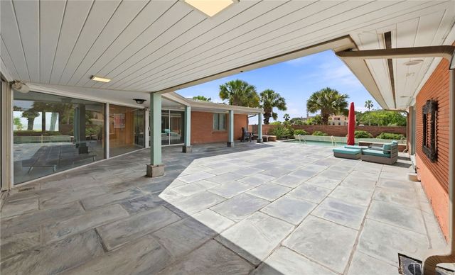 2011 Ocean Dr, Corpus Christi, TX 78404
