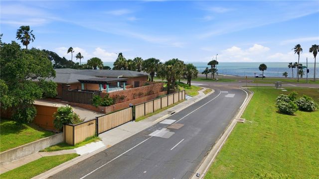 2011 Ocean Dr, Corpus Christi, TX 78404