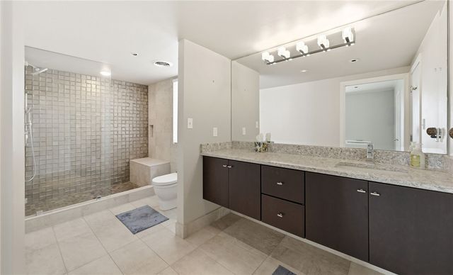 2011 Ocean Dr, Corpus Christi, TX 78404
