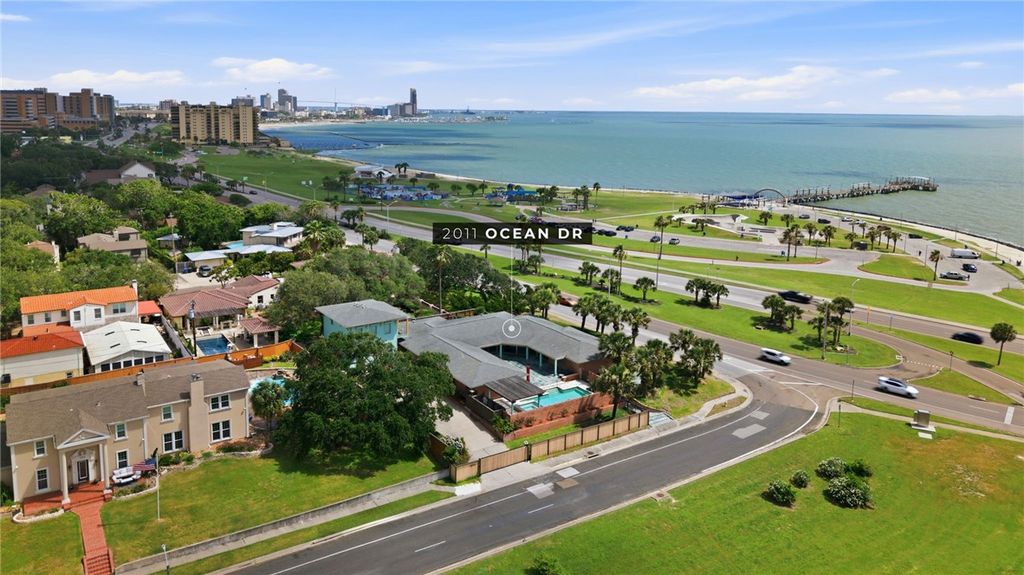 2011 Ocean Dr, Corpus Christi, TX 78404 — photo 4