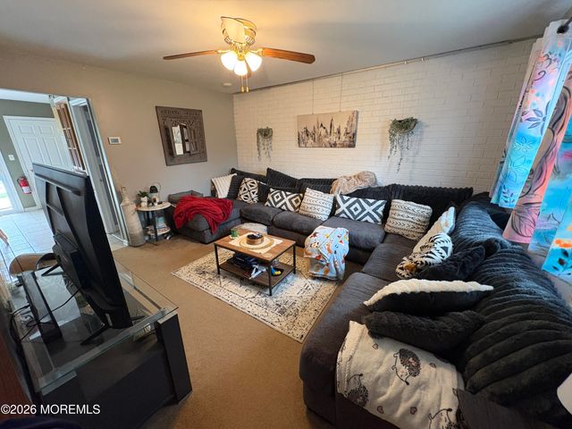 593 Garfield Avenue 20, Toms River, NJ 08753
