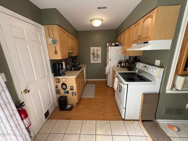 593 Garfield Avenue 20, Toms River, NJ 08753