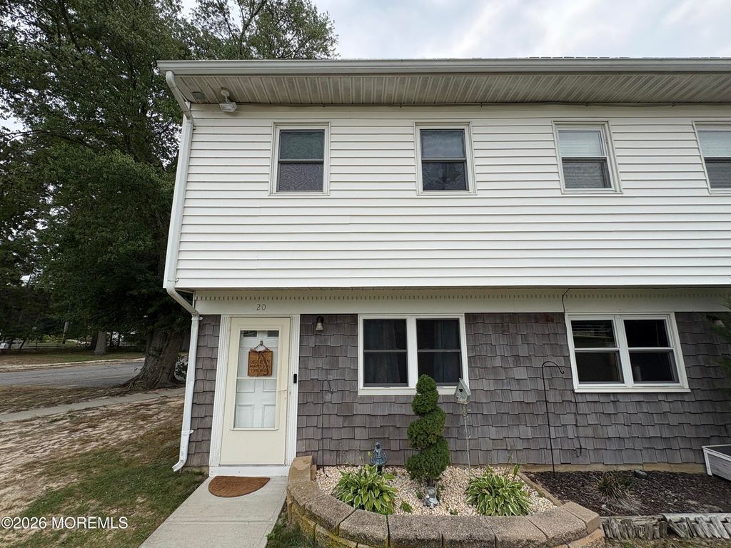 593 Garfield Avenue 20, Toms River, NJ 08753
