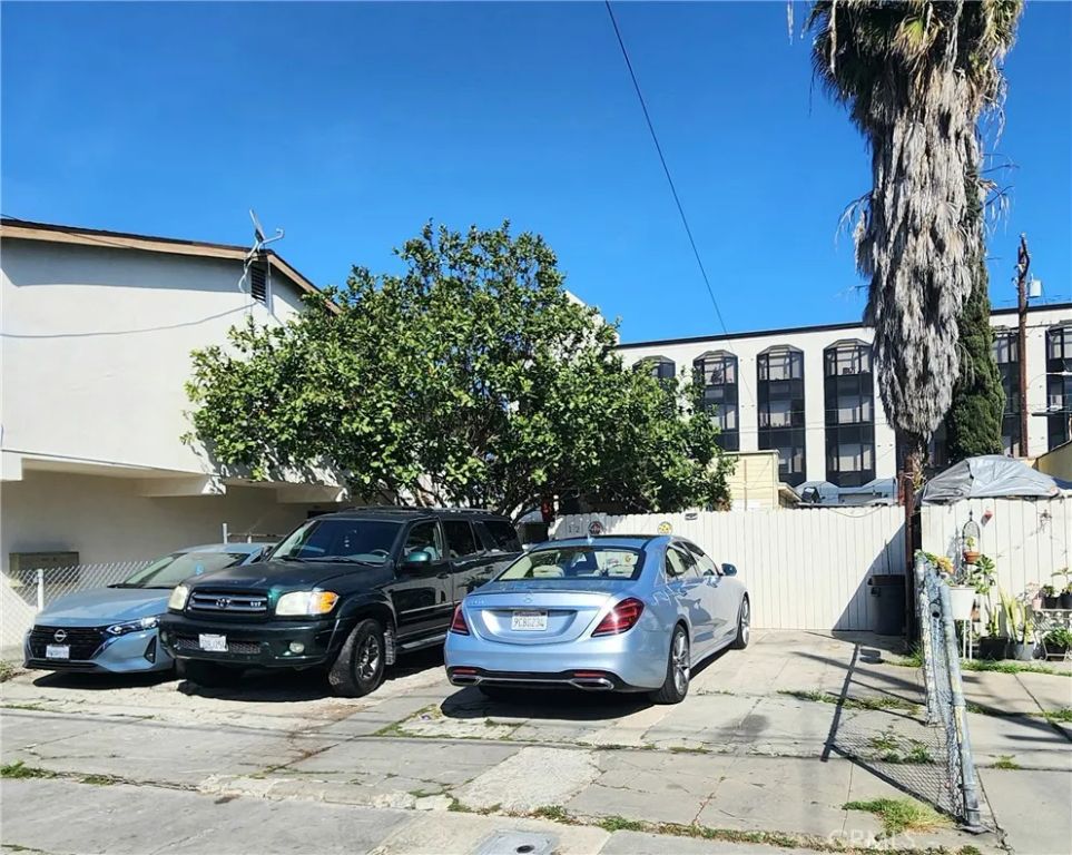 1230 N Saint Marys Court, Long Beach, CA 90813
