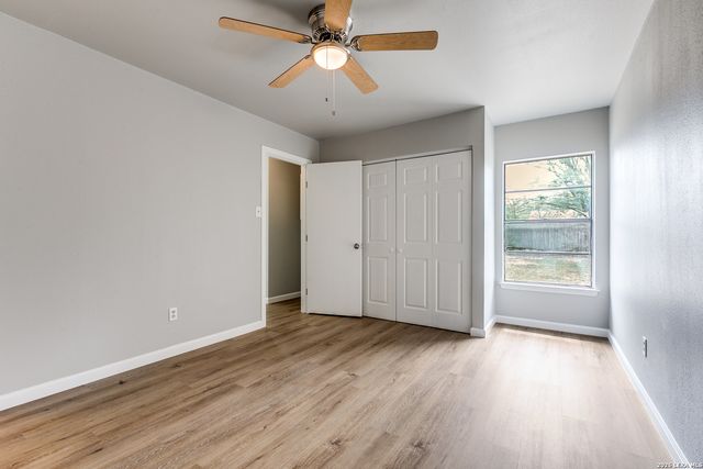 9710 Hidden Cross, San Antonio, TX 78250