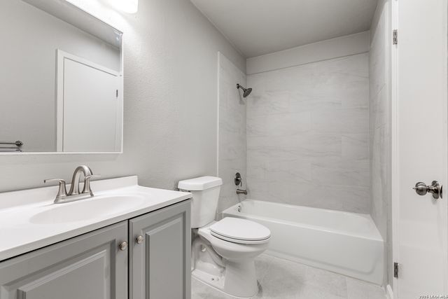 9710 Hidden Cross, San Antonio, TX 78250