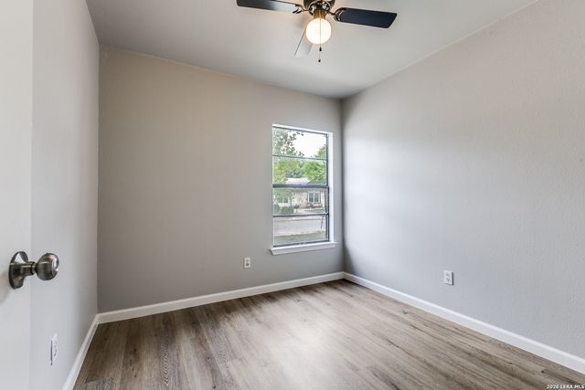 9710 Hidden Cross, San Antonio, TX 78250