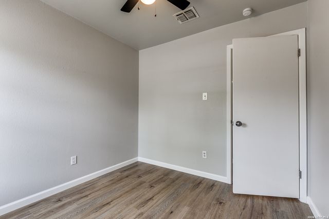 9710 Hidden Cross, San Antonio, TX 78250